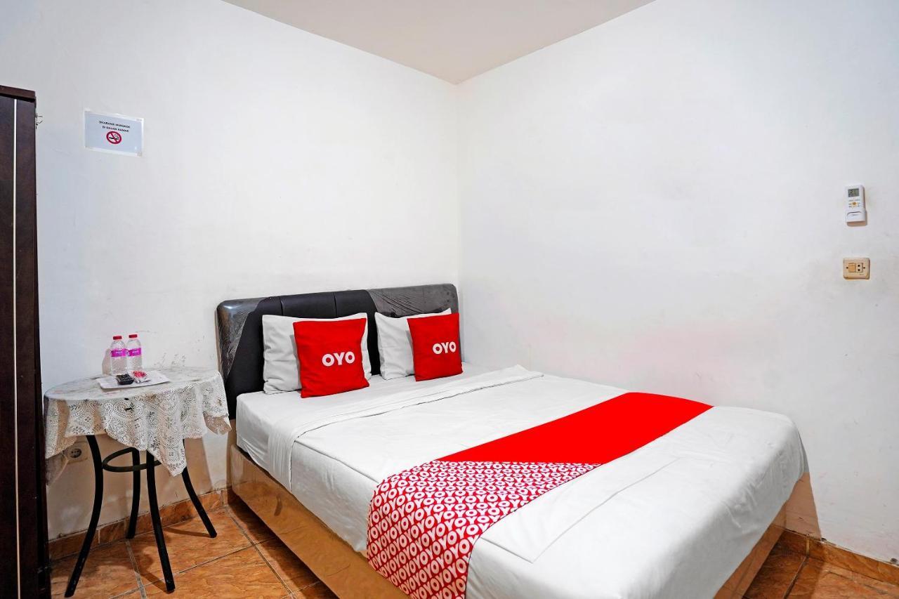 Oyo 91390 Kost Grand Royal Elite Hotel สุราบายา ภายนอก รูปภาพ