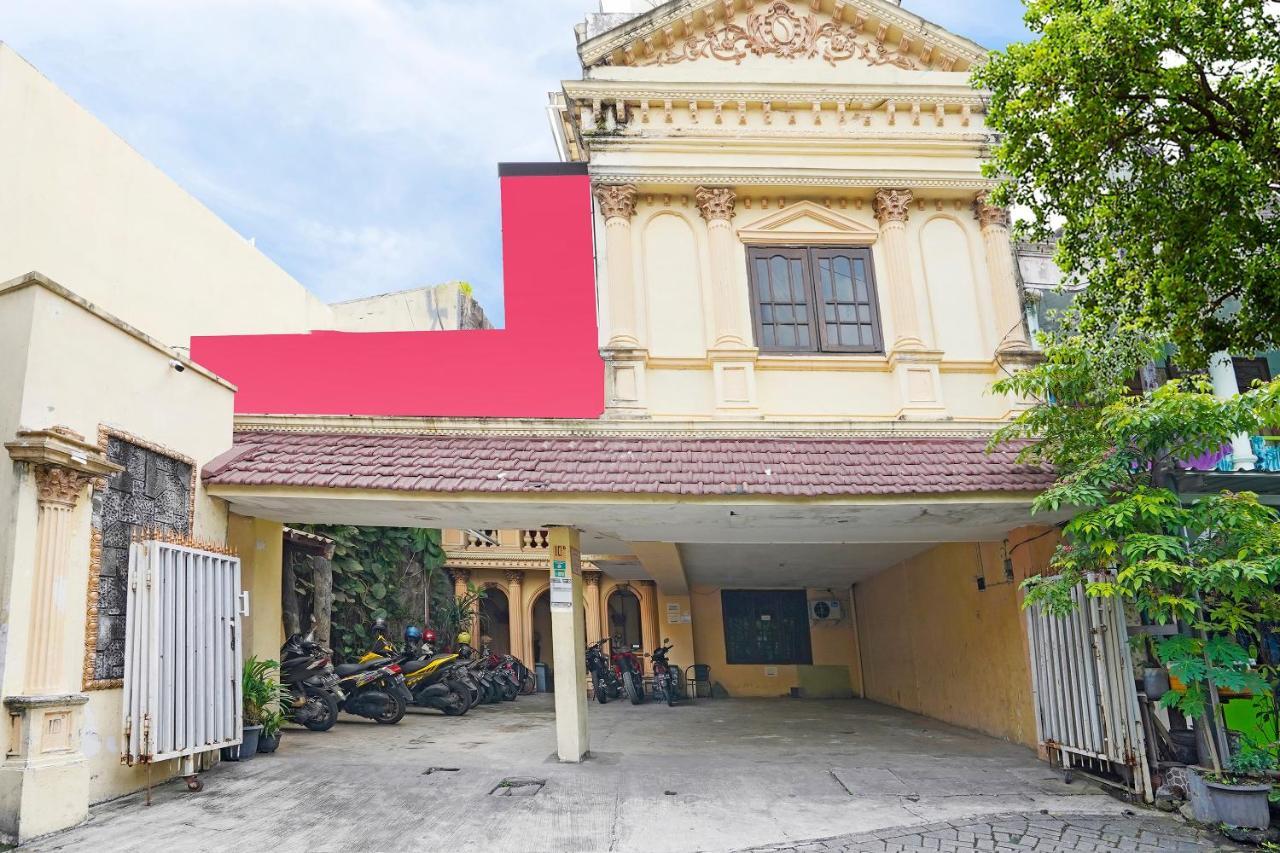 Oyo 91390 Kost Grand Royal Elite Hotel สุราบายา ภายนอก รูปภาพ