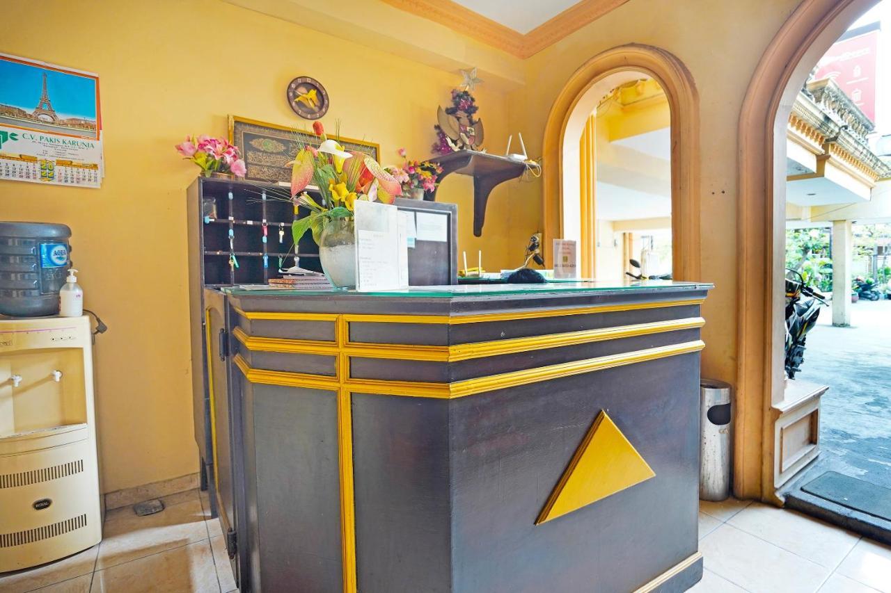 Oyo 91390 Kost Grand Royal Elite Hotel สุราบายา ภายนอก รูปภาพ