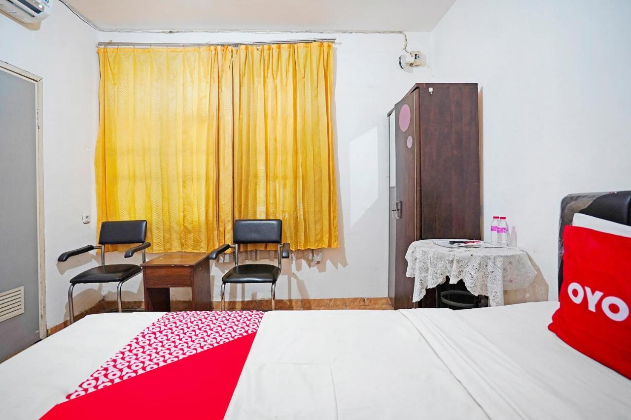 Oyo 91390 Kost Grand Royal Elite Hotel สุราบายา ภายนอก รูปภาพ