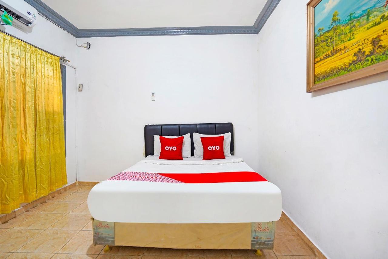 Oyo 91390 Kost Grand Royal Elite Hotel สุราบายา ภายนอก รูปภาพ