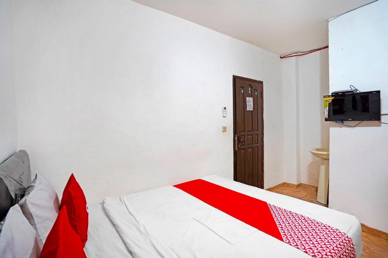 Oyo 91390 Kost Grand Royal Elite Hotel สุราบายา ภายนอก รูปภาพ