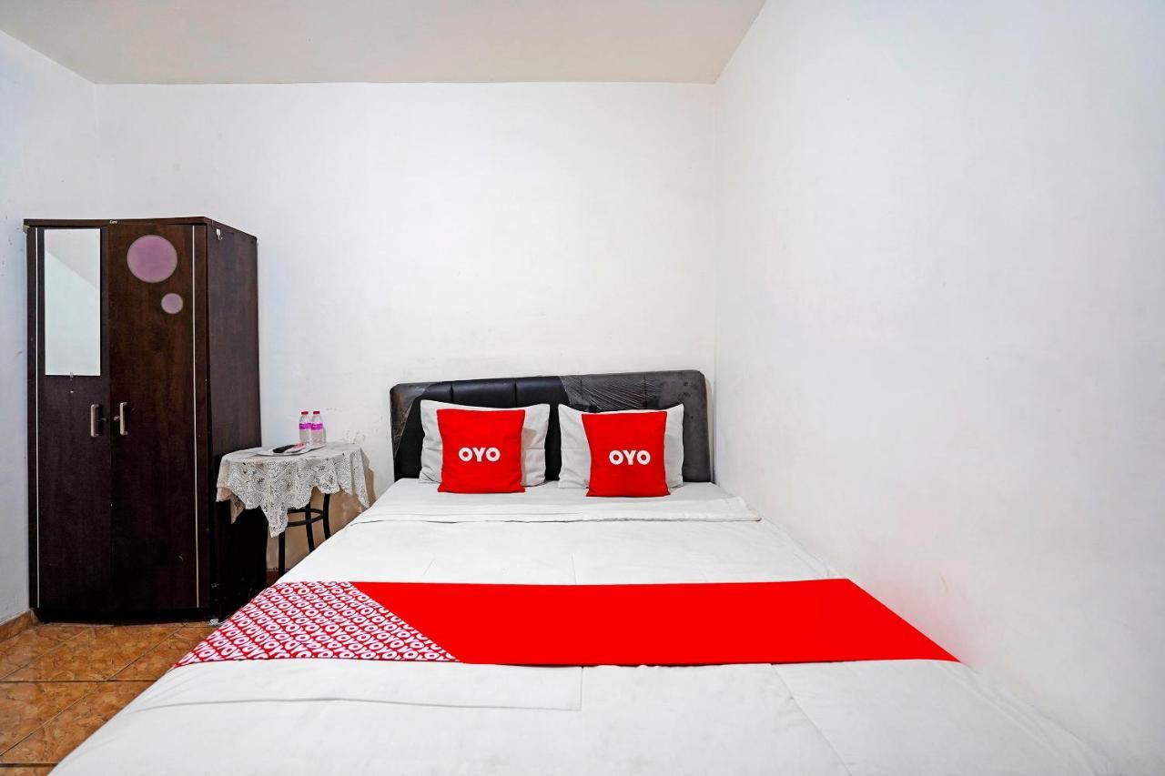 Oyo 91390 Kost Grand Royal Elite Hotel สุราบายา ภายนอก รูปภาพ