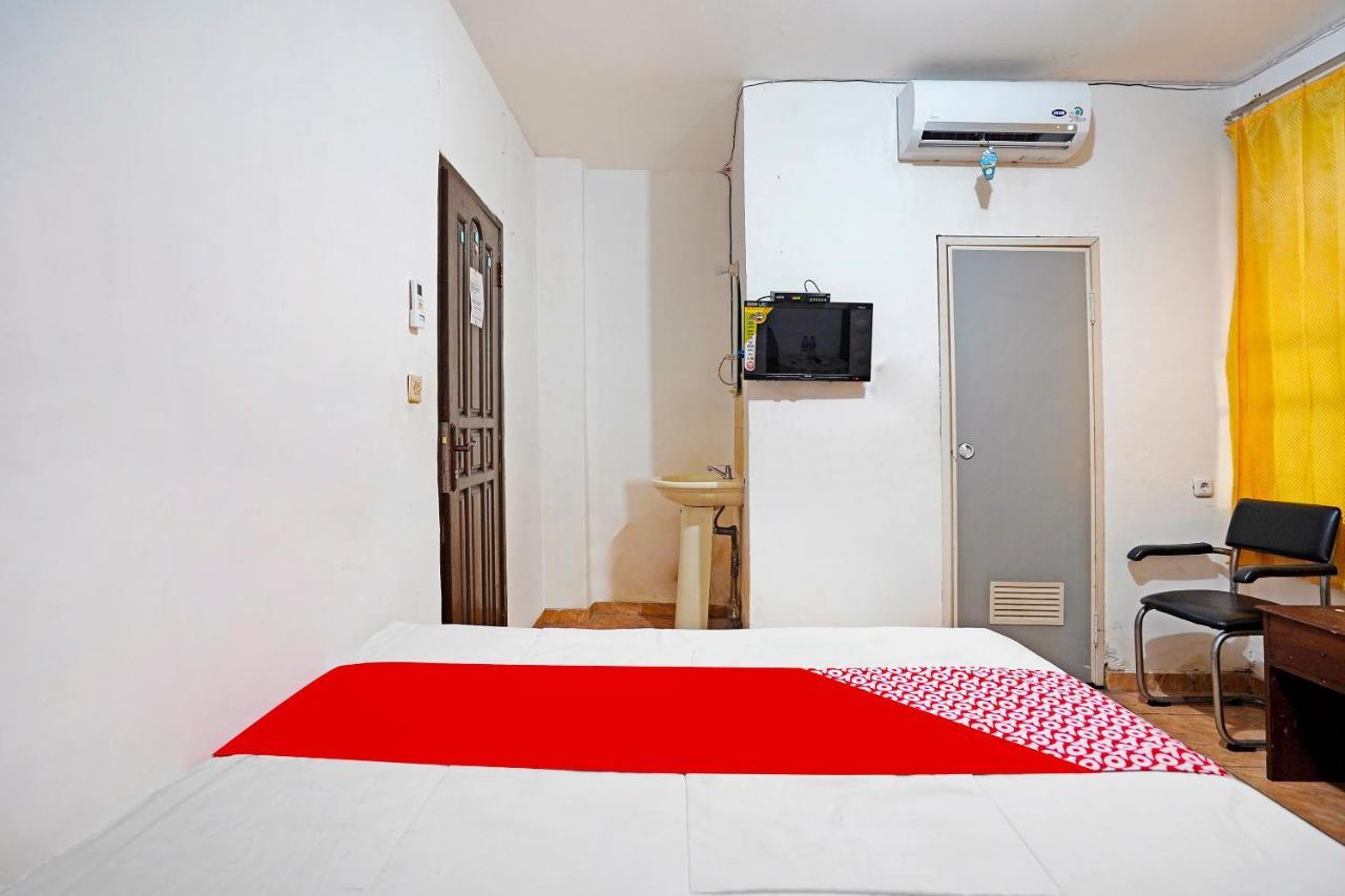 Oyo 91390 Kost Grand Royal Elite Hotel สุราบายา ภายนอก รูปภาพ
