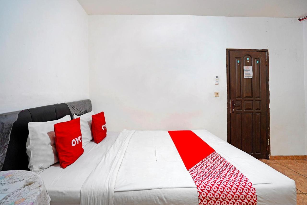 Oyo 91390 Kost Grand Royal Elite Hotel สุราบายา ภายนอก รูปภาพ